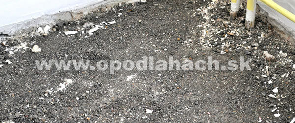 čím nahradiť škváru pri rekonštrukcii podlahy v bytovke