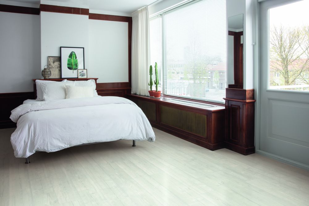 Quick Step ALPHA VINYL BLOOM AVMPU-40204 - 5+1mm Borovica Snežná