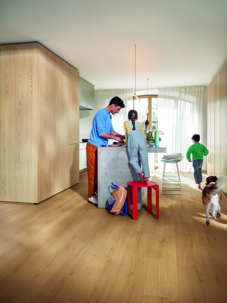 Quick Step ALPHA VINYL BLOOM AVMPU-40318 - 5+1mm Dub Kartáčovaný Medový