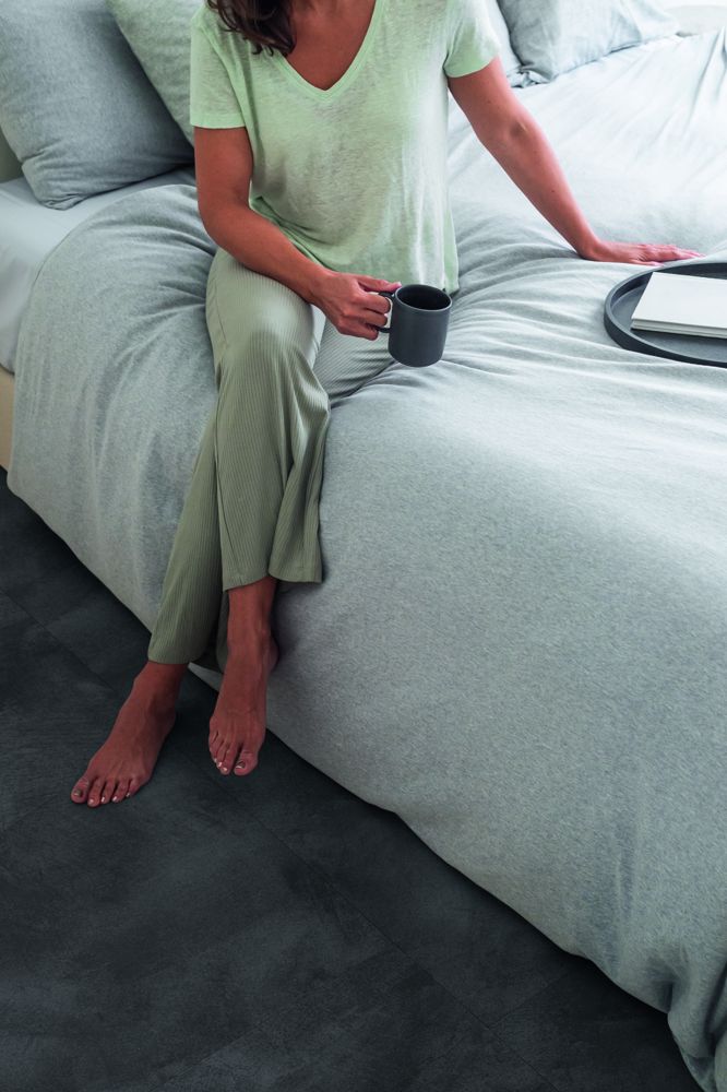 Quick Step ALPHA VINYL ILLUME AVMTU-40326 - 5+1mm Jemný Grafit